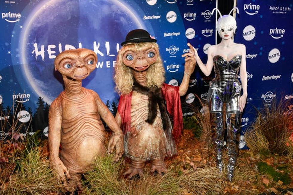 ‘Out of this world’ Heidi Klum unveils ETinspired Halloween costume