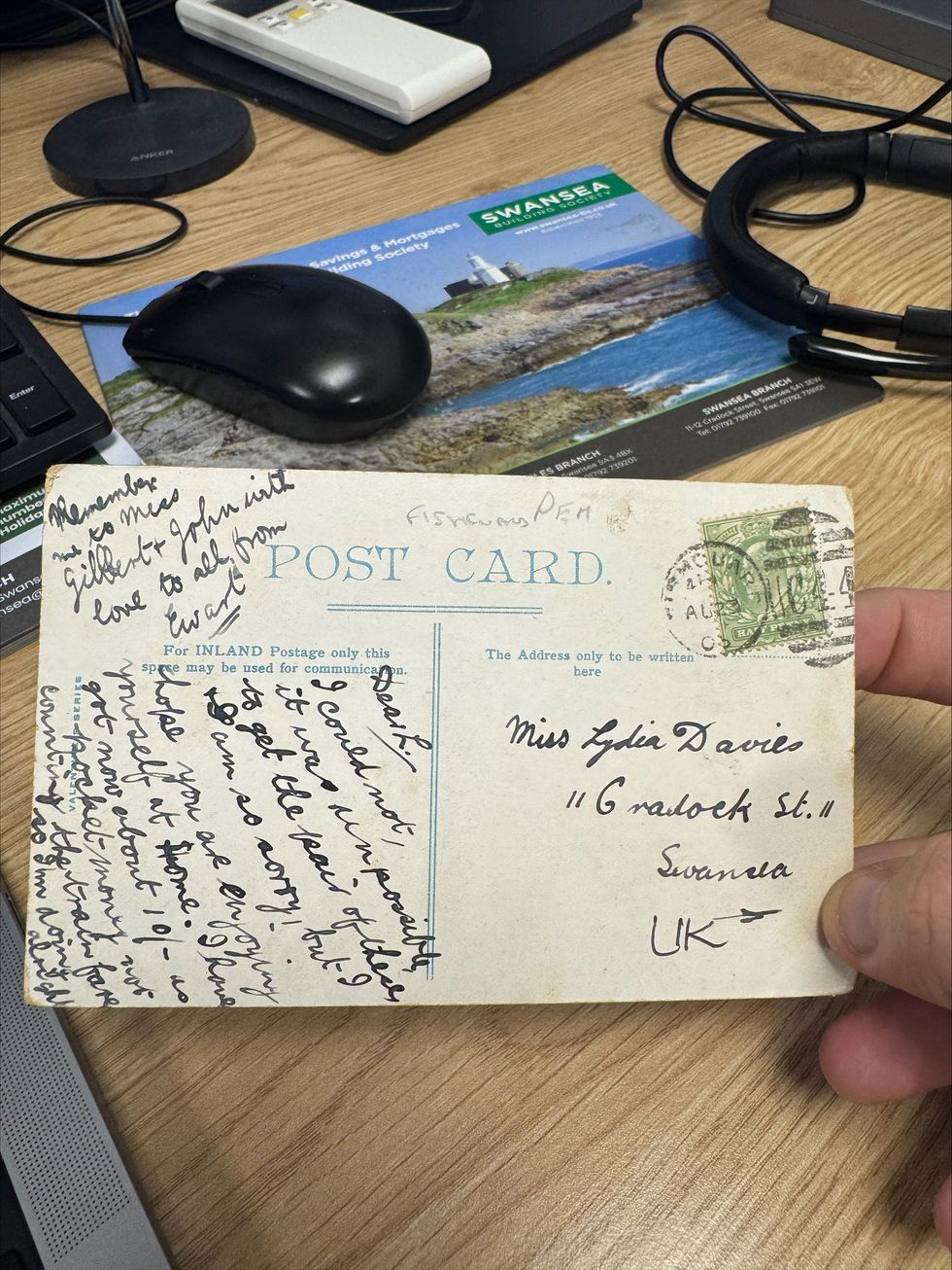 Postcard which ‘should be in a museum’ delivered 121 years after it was sent