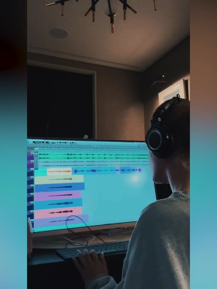 750px x 1000px - Ariana Grande teases snippet of first new song in three years - with The  Weeknd | indy100