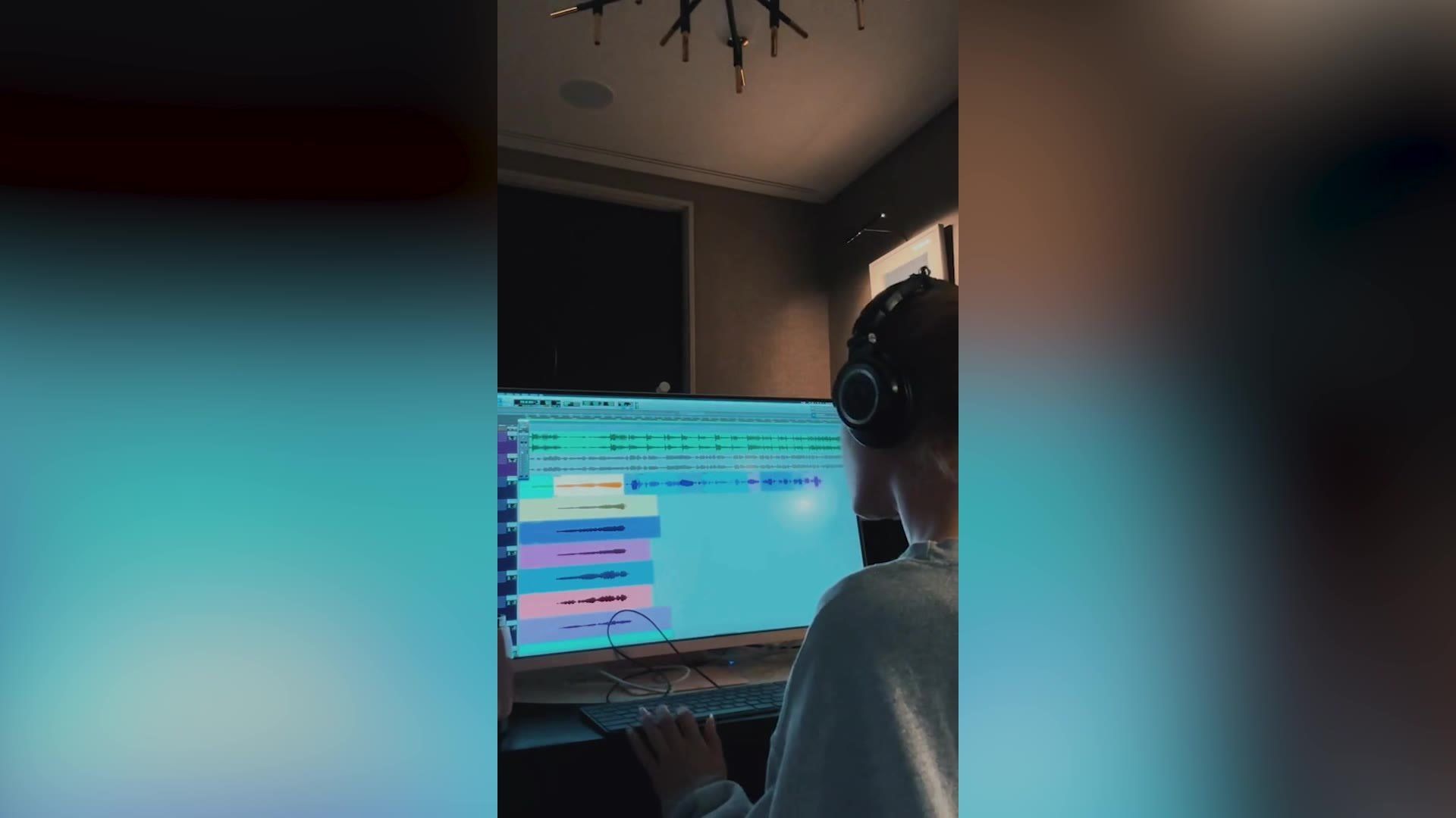 1920px x 1080px - Ariana Grande teases snippet of first new song in three years - with The  Weeknd | indy100