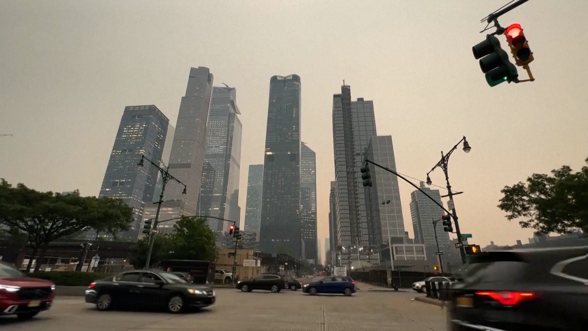 Welcome To Hell Billboard Perfectly Captures The Mood Amid New York Air Pollution Indy100 0871