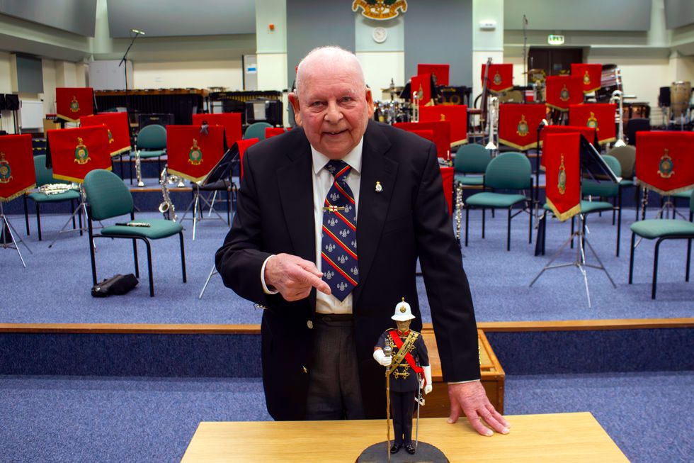 Royal Marine musician donates rare statue to inspire future generations