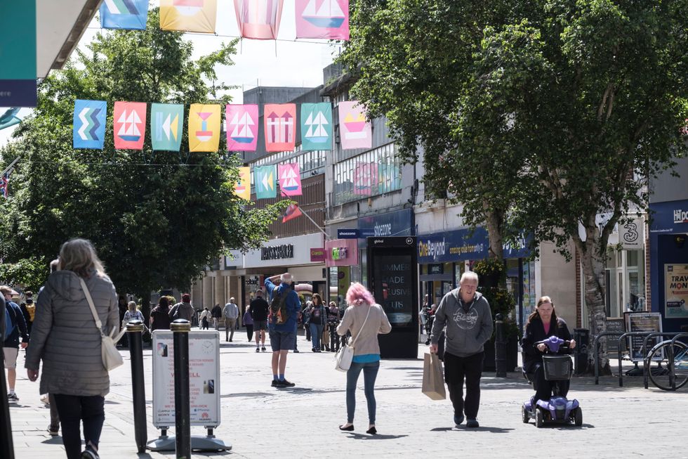 Prolific shoplifter banned from wearing wigs