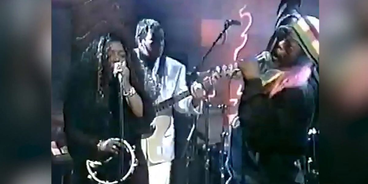 Denise Johnson Performs With Primal Scream For Mtv New York Indy100