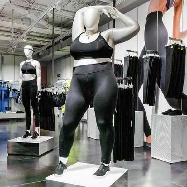 Volgen Tijd Productief Plus-size models respond to Nike's 'obese' mannequin after it's 'fat  shamed' | indy100 | indy100