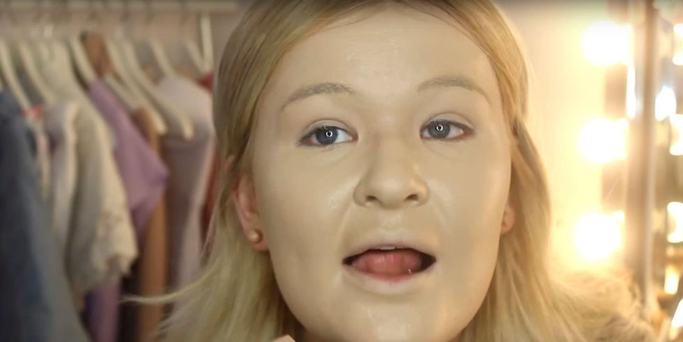 This Youtuber Applied 100 Layers Of Foundation To Her Face And The Results Were Gruesome 2071