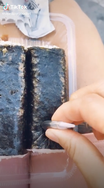 This viral sushi roll soy sauce hack is so simple I'm legit fuming I didn't  think of it first