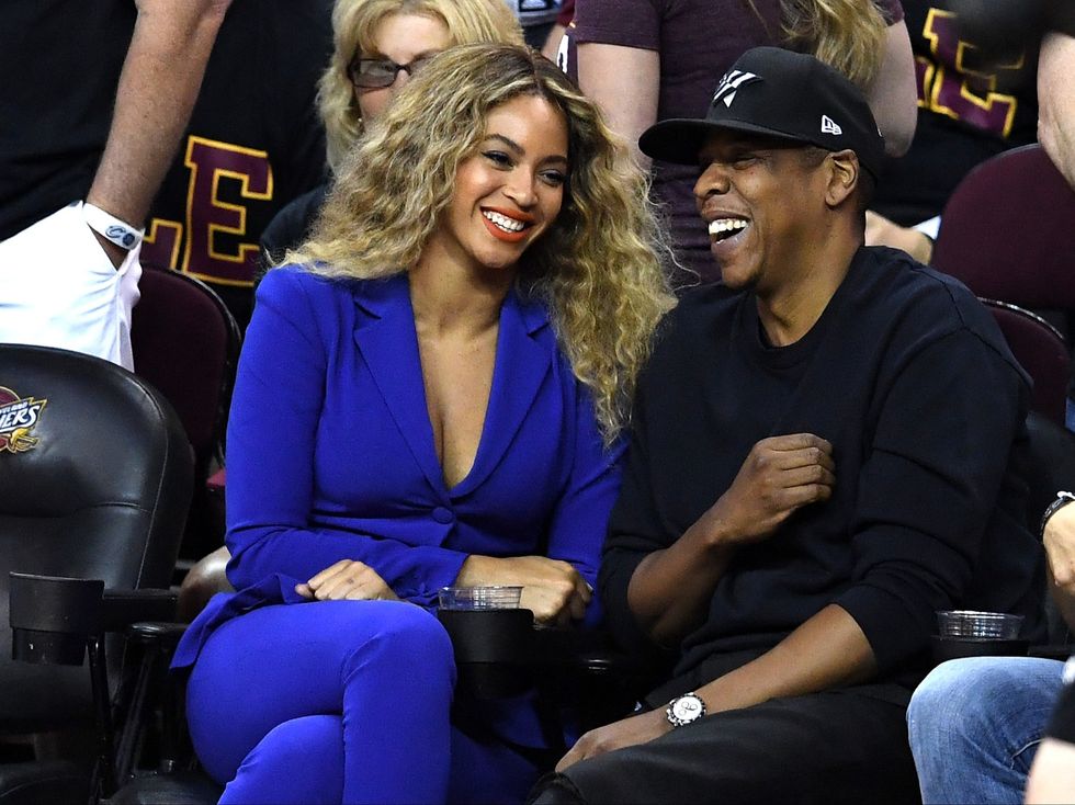 Jay-Z Gifts Expensive Champagne to Beyoncé Fan