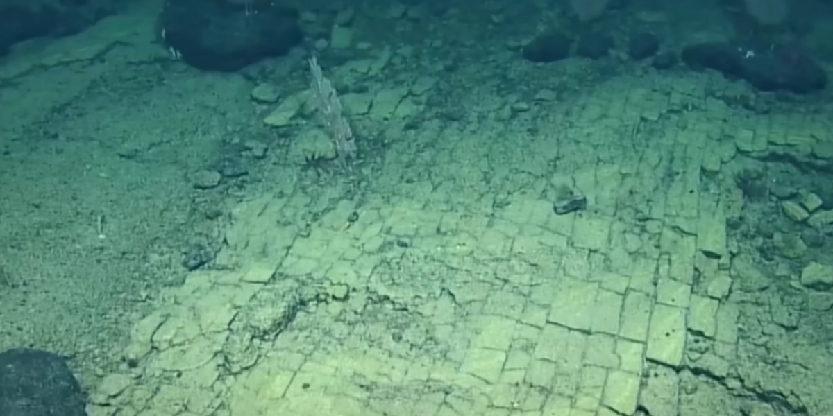 Mysterious 'yellow brick road to Atlantis' found on bottom of ocean ...