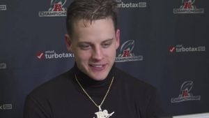 Joe Burrow's Postgame Comment On His Necklace Goes Viral - The