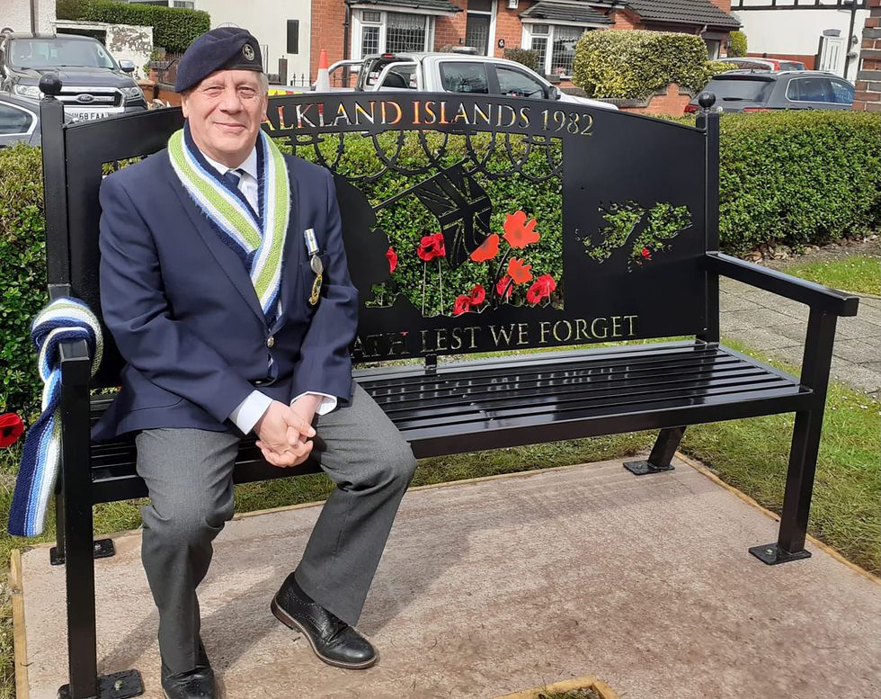 Falklands veteran pays tribute to woman who creates honorary scarves