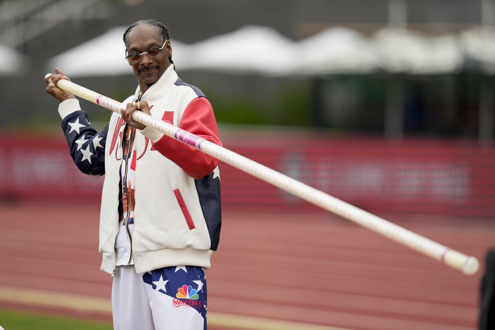 ‘Ya digggg?’ Snoop Dogg to carry Olympic torch in final stages of relay