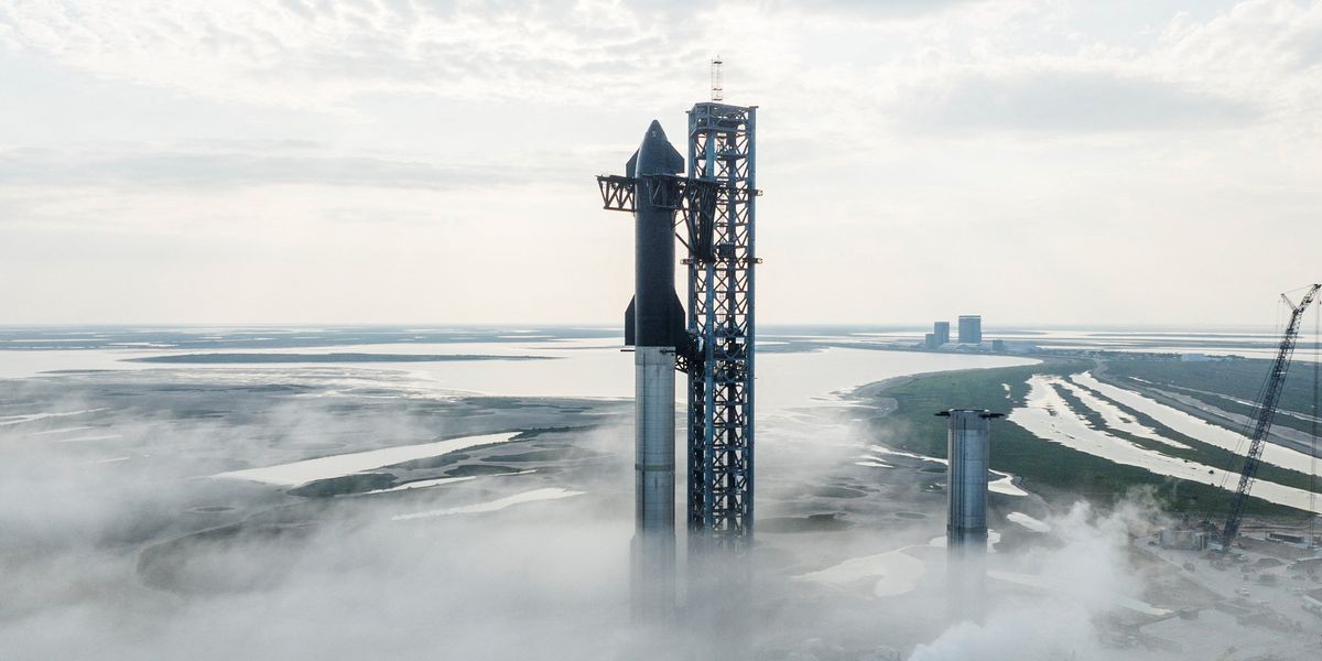 https://www.indy100.com/media-library/spacex-starship-launch-world-s-most-powerful-rocket-set-to-blast-off.jpg?id=33479686&width=1200&height=600&coordinates=0%2C234%2C0%2C246