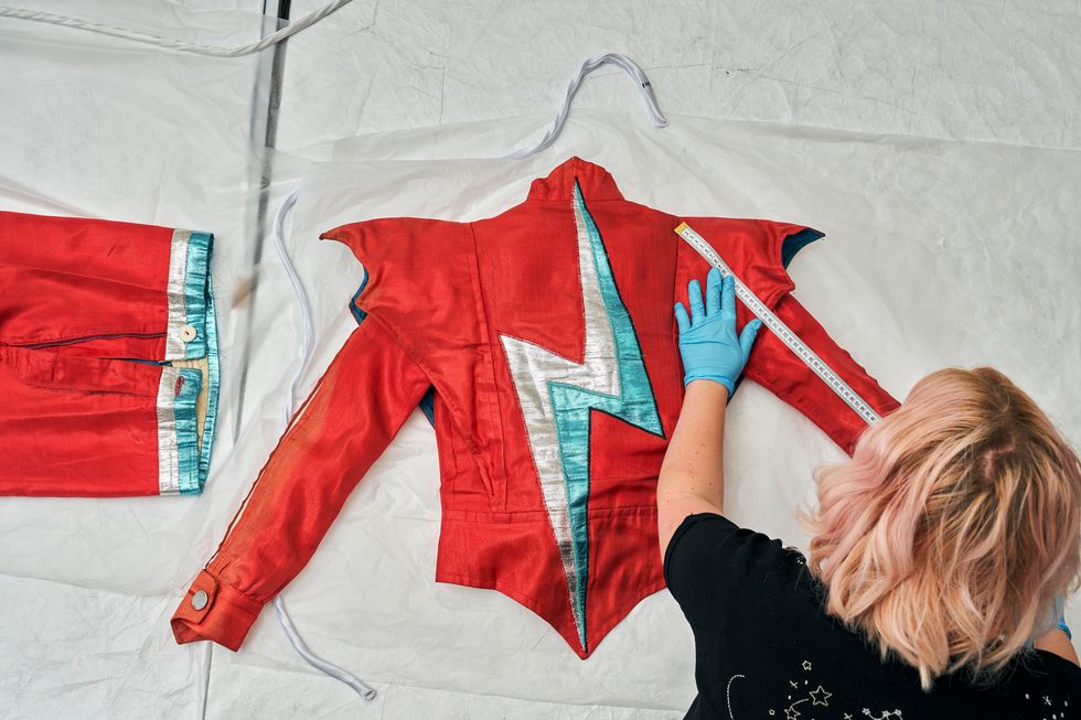 V&A Museum to open David Bowie Centre featuring Ziggy Stardust costumes