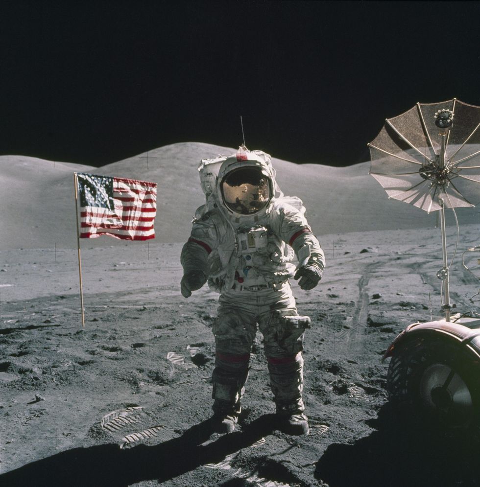 Moon Landings Conspiracy Theorists Claim There S Something Wrong With This Photo Of The Apollo
