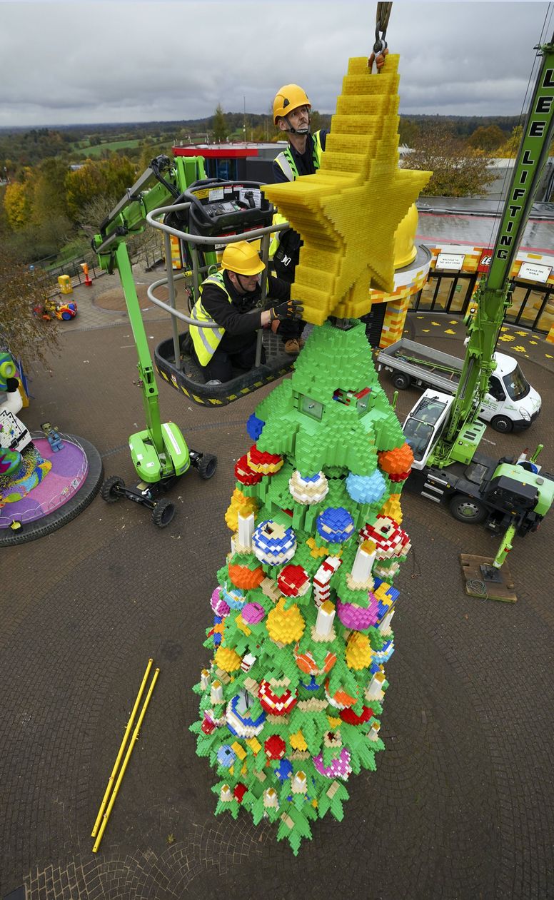 The Massive LEGO Christmas Tree at Westfield Sydney - Jay's Brick Blog