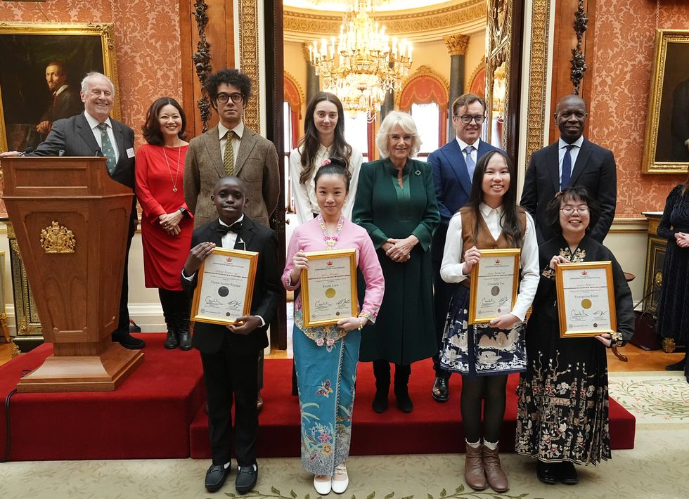 Queen congratulates teenage winners of Commonwealth essay competition